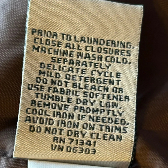 L.L. Bean Heavy cotton Woman's Cumberland Coat Size M Belted lined NWT - Picture 11 of 13